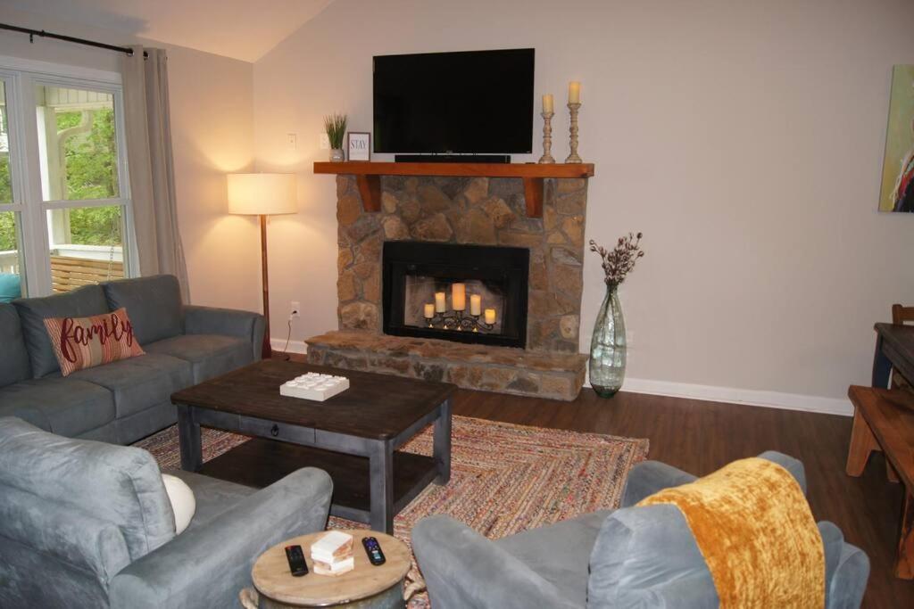 Less Than 3 Miles To Downtown With Firepit Ellijay Exterior photo